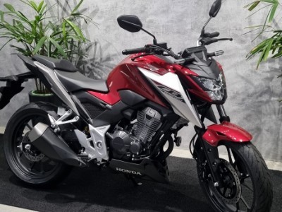 HONDA CB 300F TWISTER
