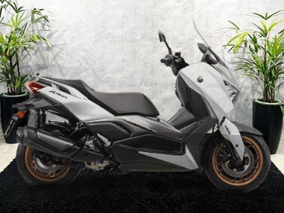 YAMAHA XMAX 300 CONNECTED